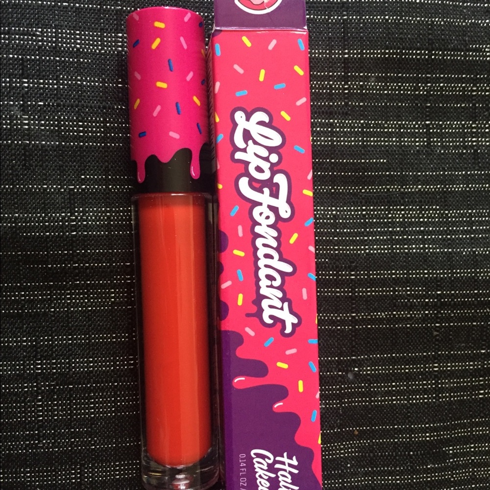 Half caked lip fondant. New in box.